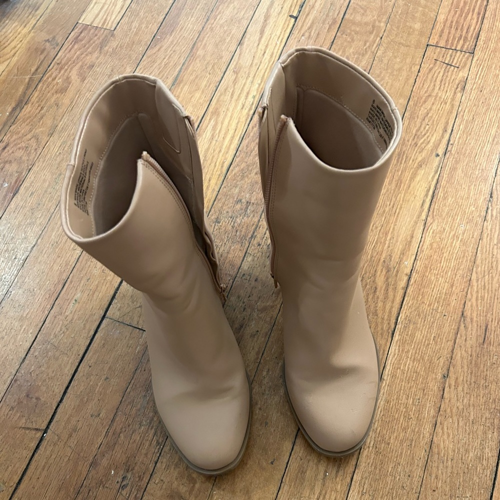 Tan booties!